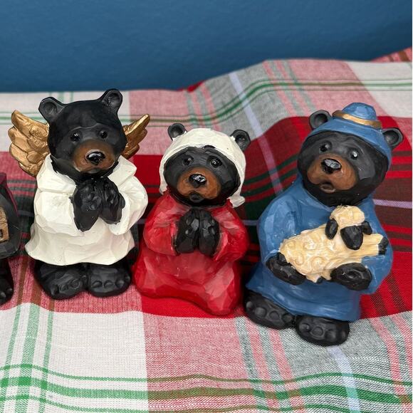 Woodland Black Bear Nativity Christmas Scene 5.5" By Slifka 5-Piece - Picture 3 of 4